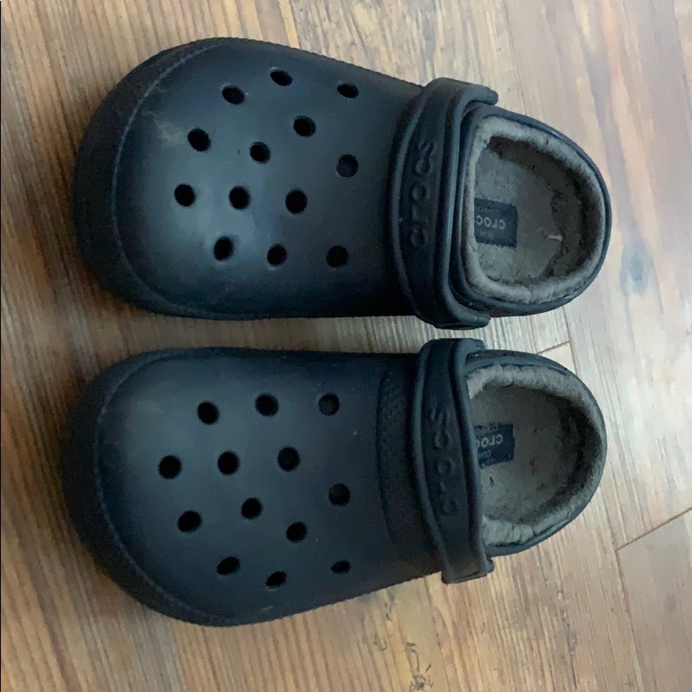 Crocs with faux fur lining